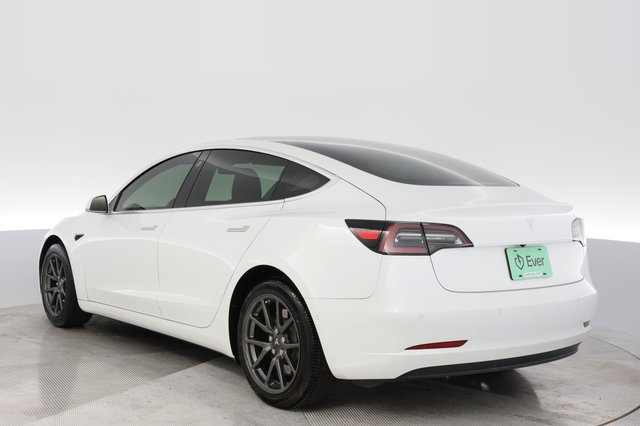 2019 Tesla Model 3 — photo 13 of 24