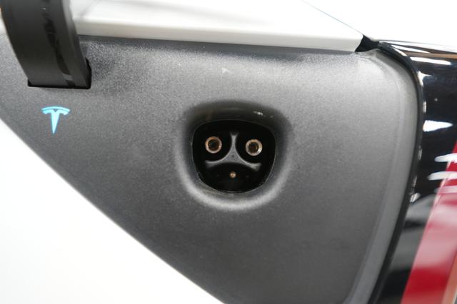 2019 Tesla Model 3 — photo 8 of 24