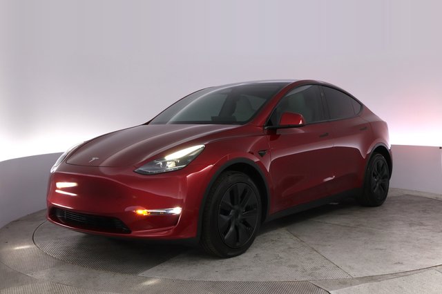 2024 Tesla Model Y — VIN 7SAYGDEE7RF118400