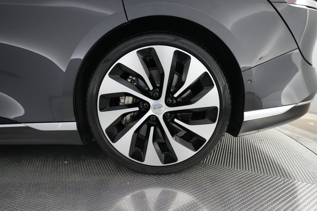 2022 Lucid Air — photo 7 of 24