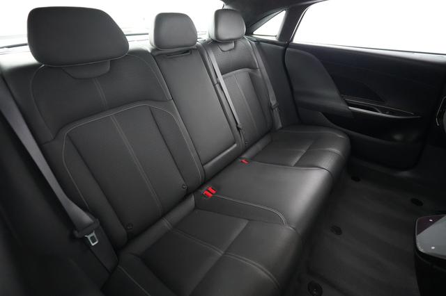 2022 Lucid Air — photo 4 of 24