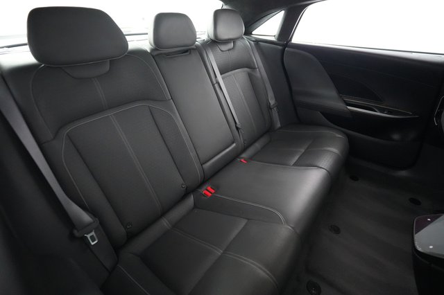 2022 Lucid Air — photo 4 of 24