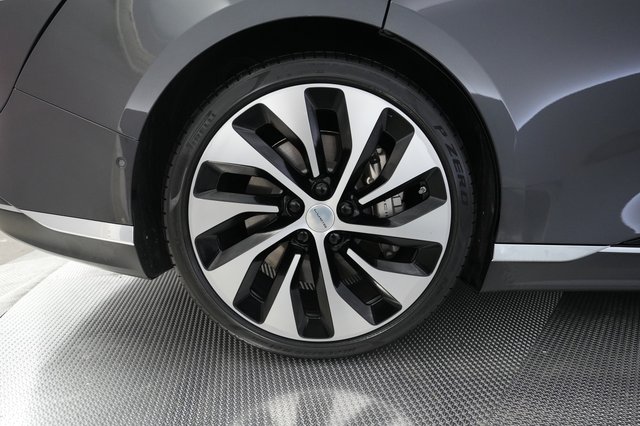 2022 Lucid Air — photo 17 of 24