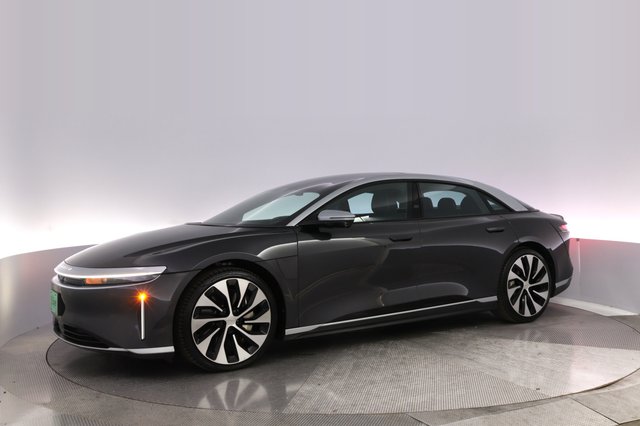 2022 Lucid Air — photo 14 of 24