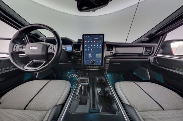 2023 Ford F-150 Lightning — photo 15 of 22