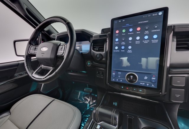 2023 Ford F-150 Lightning — photo 14 of 22