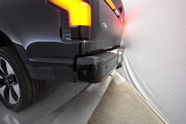 2023 Ford F-150 Lightning — photo 19 of 22