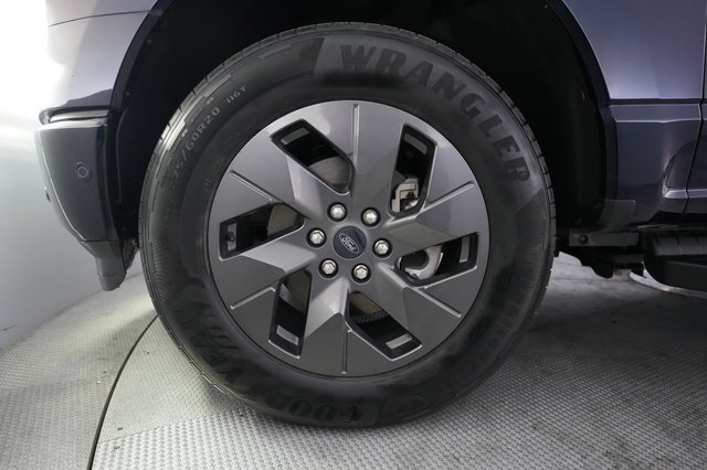 2023 Ford F-150 Lightning — photo 9 of 19