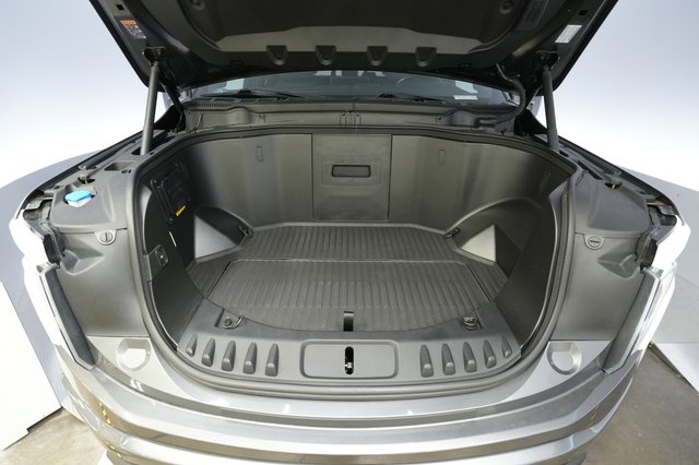 2023 Ford F-150 Lightning — photo 14 of 17