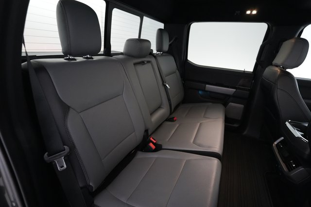 2023 Ford F-150 Lightning — photo 4 of 17