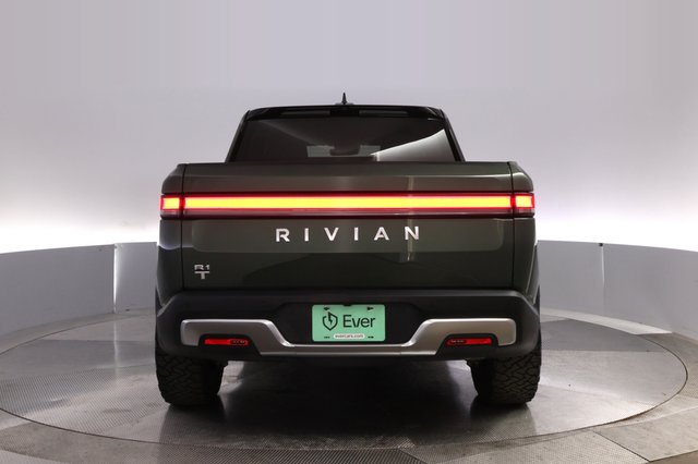 2023 Rivian R1T — photo 12 of 26