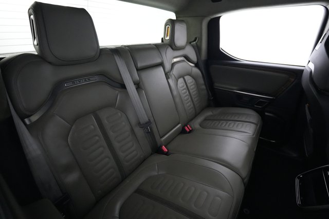 2023 Rivian R1T — photo 4 of 26