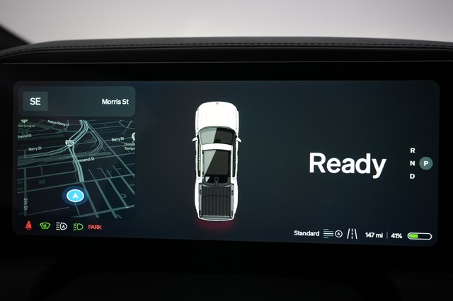 2023 Rivian R1T — photo 23 of 25