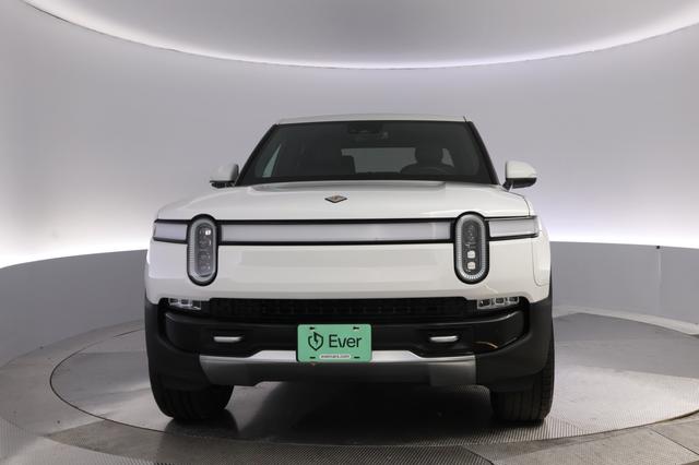 2023 Rivian R1T — photo 9 of 25