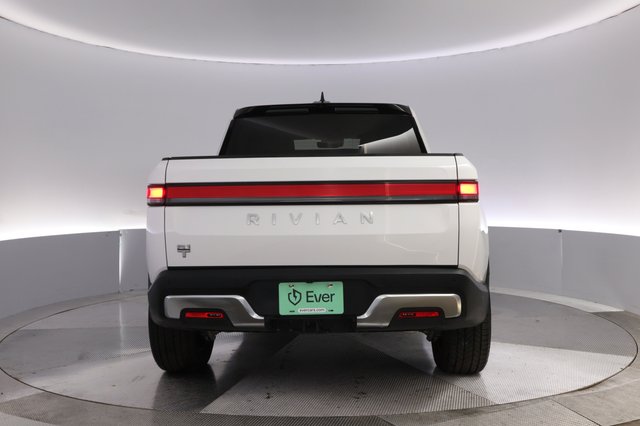 2023 Rivian R1T — photo 12 of 25