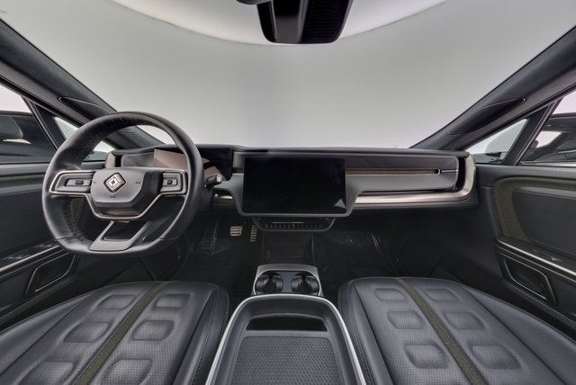 2023 Rivian R1T — photo 21 of 25