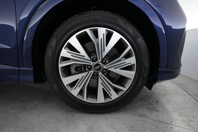 2023 Audi Q4 e-tron — photo 16 of 20