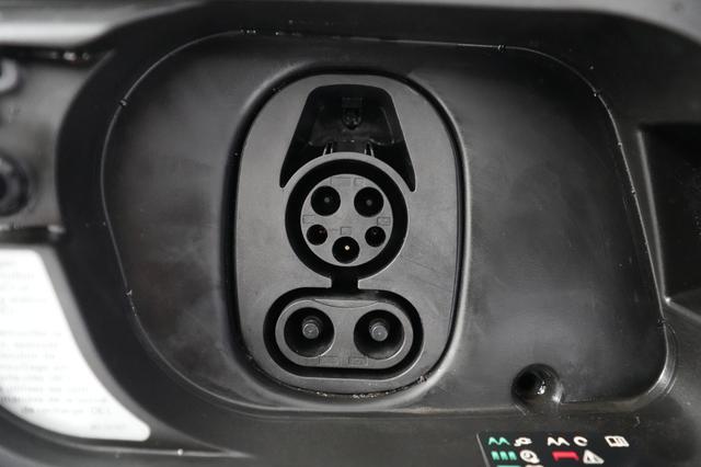 2023 Audi Q4 e-tron — photo 8 of 20