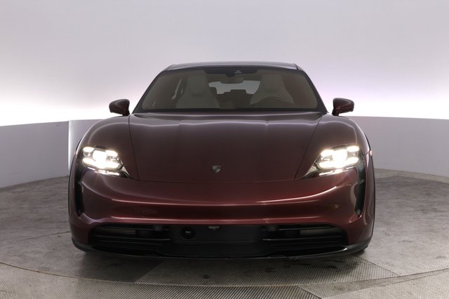 2023 Porsche Taycan — photo 9 of 24