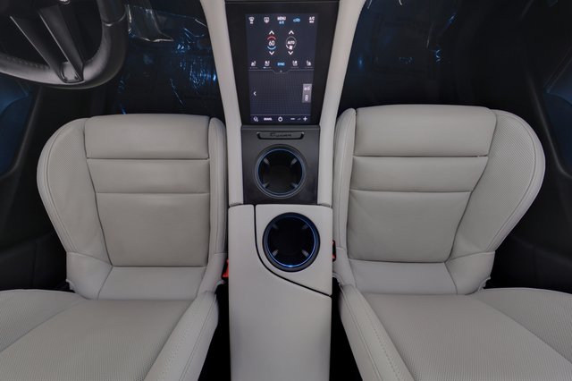 2023 Porsche Taycan — photo 21 of 24