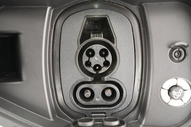 2024 Ford F-150 Lightning — photo 8 of 20