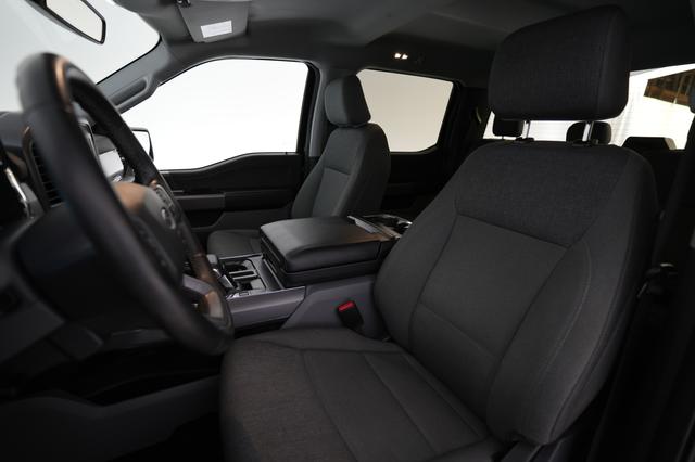 2024 Ford F-150 Lightning — photo 3 of 15
