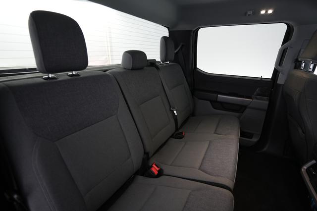 2024 Ford F-150 Lightning — photo 4 of 15