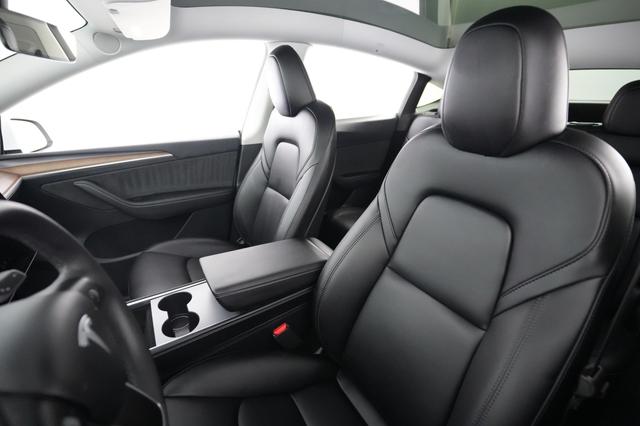2024 Tesla Model Y — photo 3 of 27