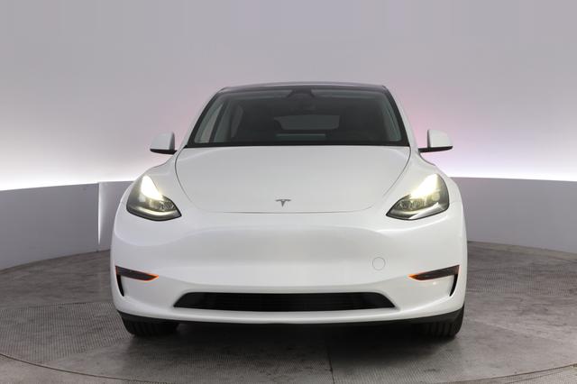 2024 Tesla Model Y — photo 9 of 27