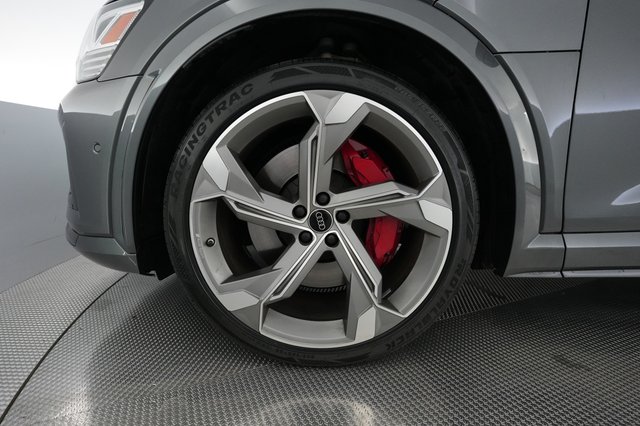 2024 Audi SQ8 e-tron — photo 15 of 24