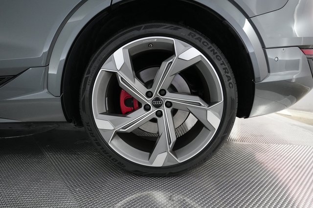2024 Audi SQ8 e-tron — photo 7 of 24