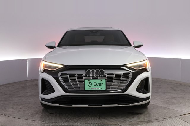 2024 Audi Q8 e-tron — photo 9 of 23