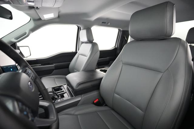2025 Ford F-150 Lightning — photo 3 of 17