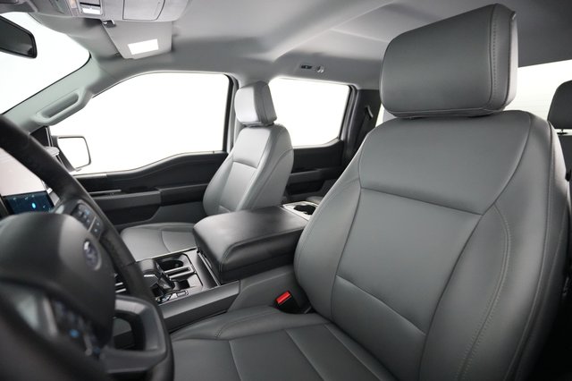 2025 Ford F-150 Lightning — photo 3 of 17