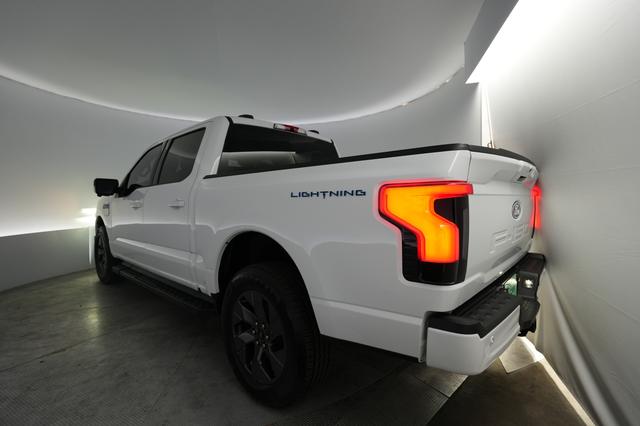 2025 Ford F-150 Lightning — photo 2 of 17