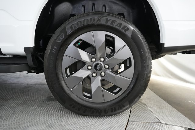 2025 Ford F-150 Lightning — photo 7 of 17