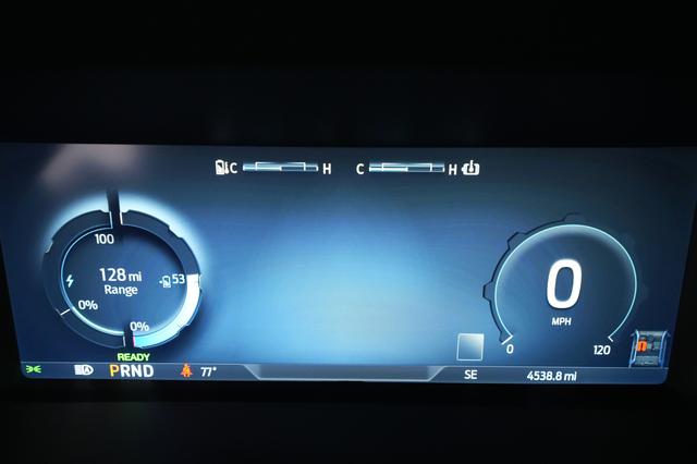 2025 Ford F-150 Lightning — photo 5 of 17