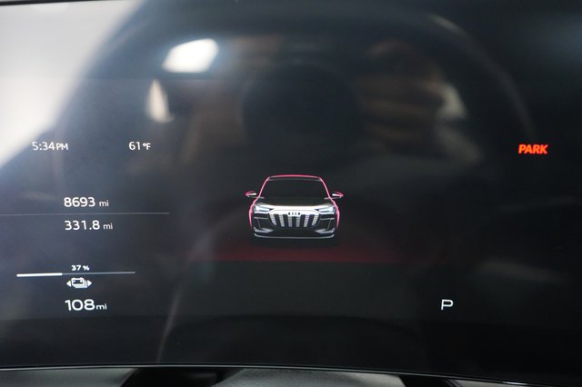2025 Audi SQ6 e-tron — photo 5 of 25