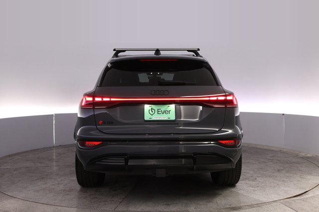 2025 Audi SQ6 e-tron — photo 12 of 25
