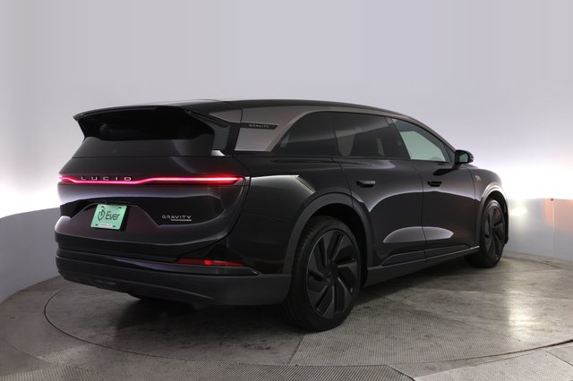 2026 Lucid Gravity — photo 2 of 26