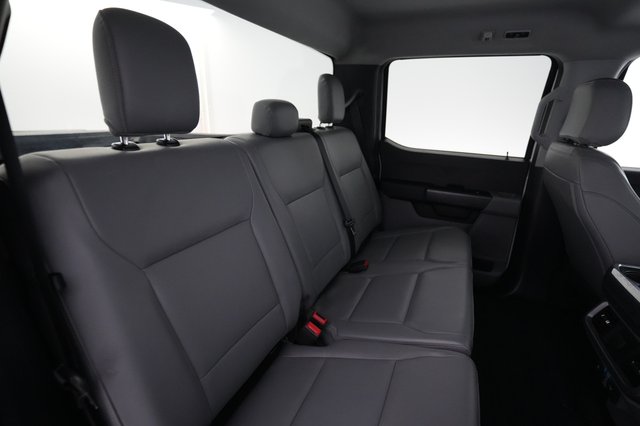 2023 Ford F-150 Lightning — photo 4 of 18