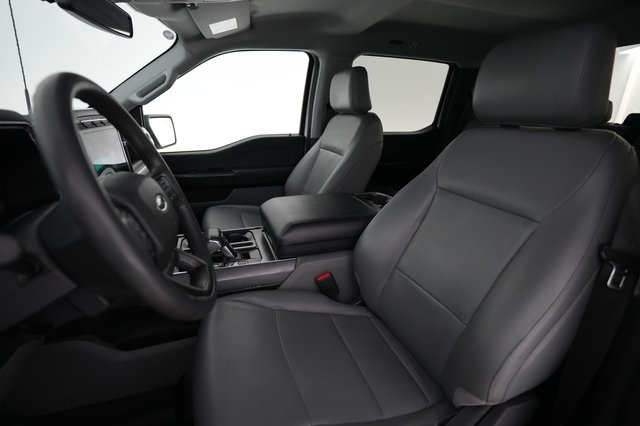 2023 Ford F-150 Lightning — photo 3 of 18