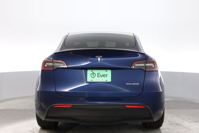 2023 Tesla Model Y — photo 12 of 21