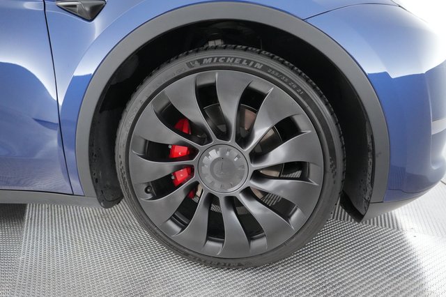 2023 Tesla Model Y — photo 15 of 21