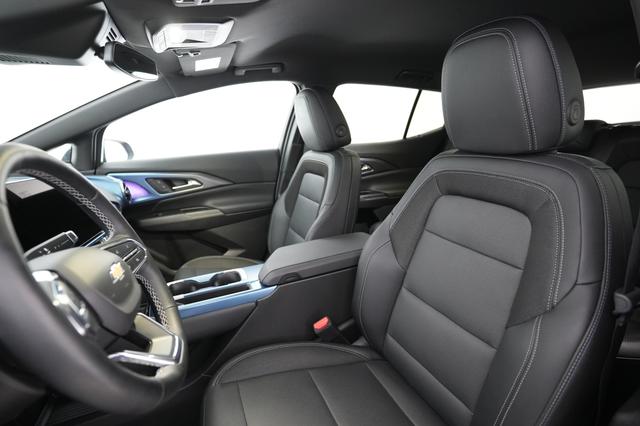 2024 Chevrolet Equinox EV — photo 3 of 23