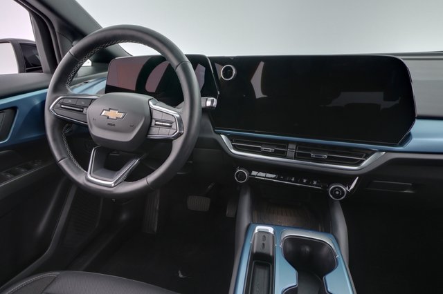 2024 Chevrolet Equinox EV — photo 20 of 23