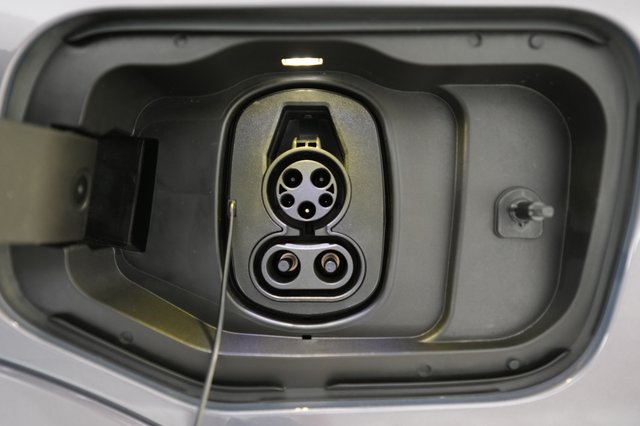 2024 Chevrolet Equinox EV — photo 8 of 23