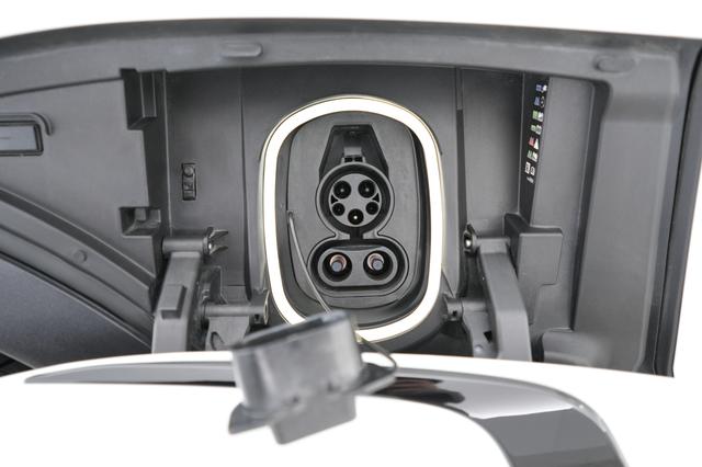 2024 Chevrolet Blazer EV — photo 8 of 23