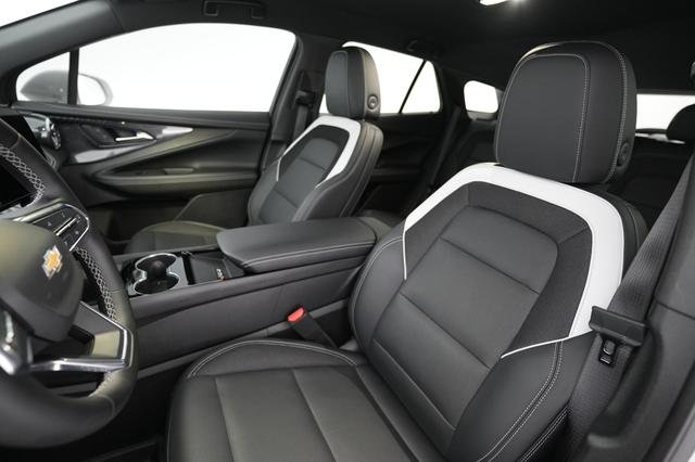 2024 Chevrolet Blazer EV — photo 3 of 23