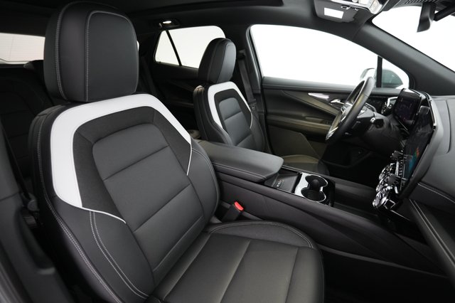 2024 Chevrolet Blazer EV — photo 18 of 23